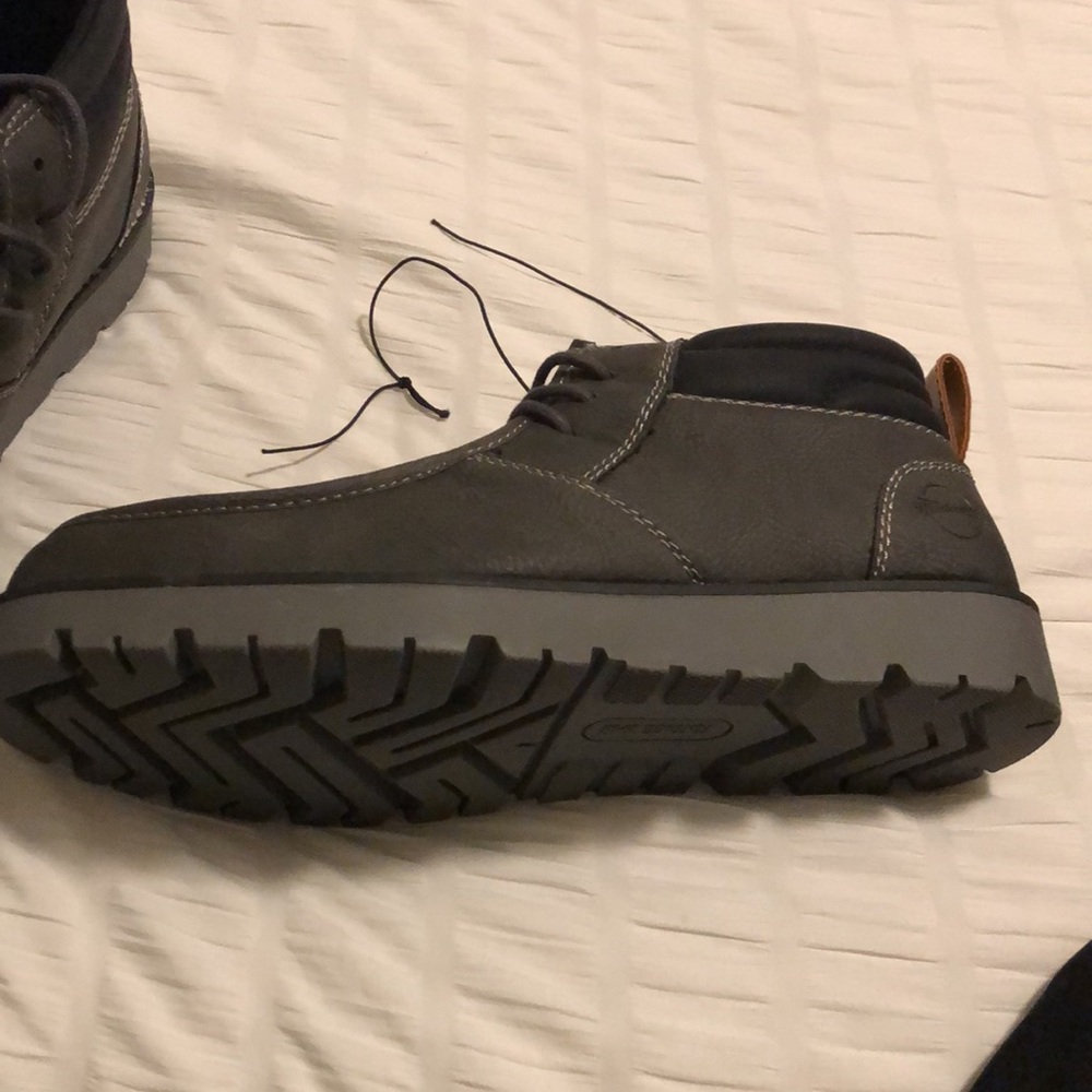 Waterproof boots - Picture 2 of 3